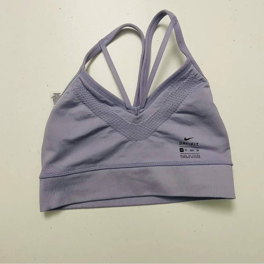 Nike Sports Bra Seamless Light Impact Yoga Pilates Lounge Lavender Purple Dawn